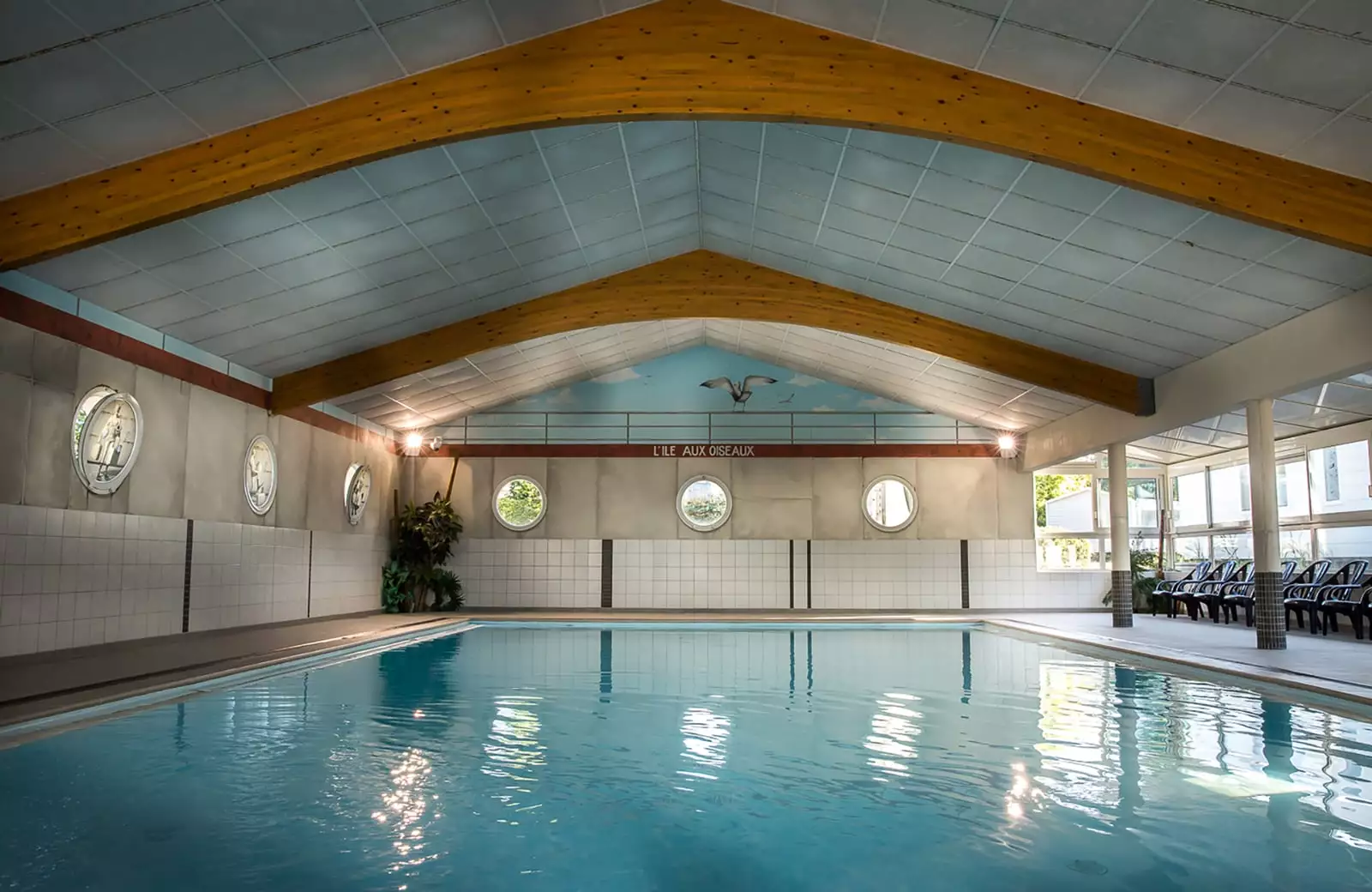 piscine intérieure camping ile aux oiseaux